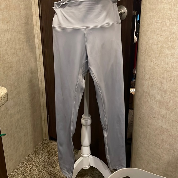 Active wear set in shade Moon - Picture 3 of 6